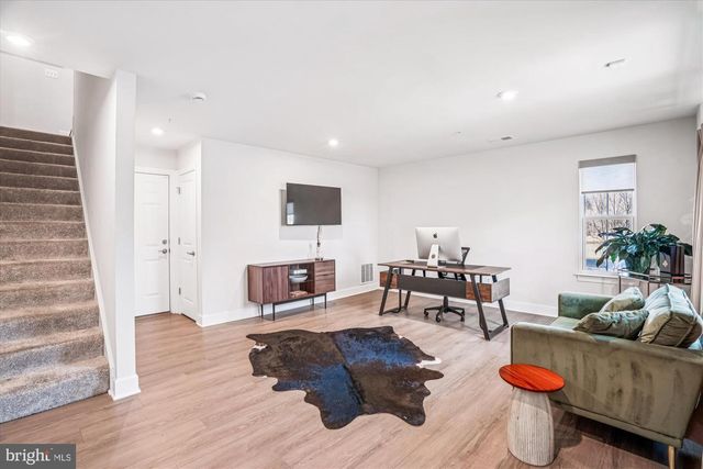 6732 BELCREST RD, Hyattsville, MD 20782