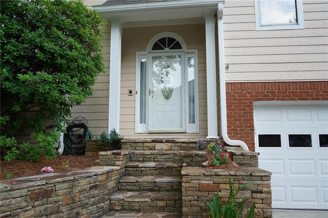 210 Radner Run, Lawrenceville, GA 30043