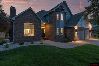 2275 Northridge Drive, North Mankato, MN 56003
