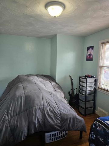 78 San Miguel St, Springfield, MA 01104