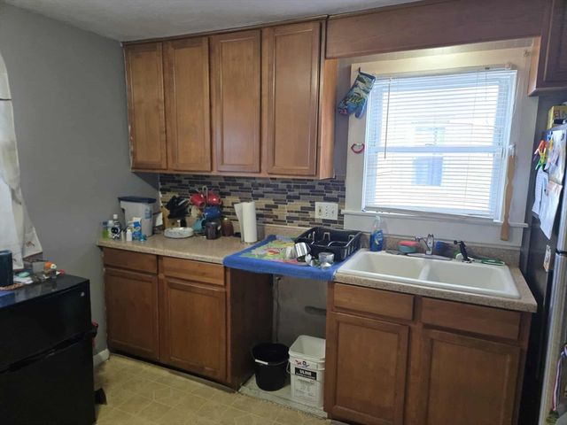 78 San Miguel St, Springfield, MA 01104