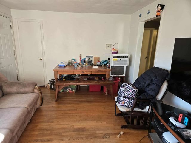 78 San Miguel St, Springfield, MA 01104