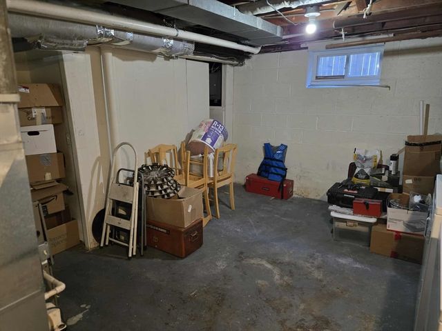 78 San Miguel St, Springfield, MA 01104