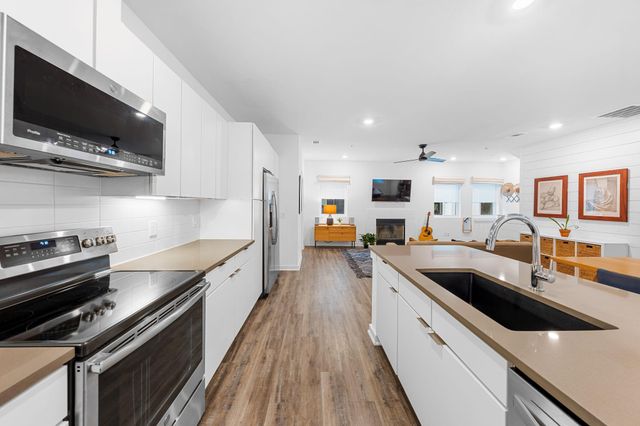 5924 S Congress Ave 112, Austin, TX 78745