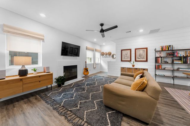 5924 S Congress Ave 112, Austin, TX 78745