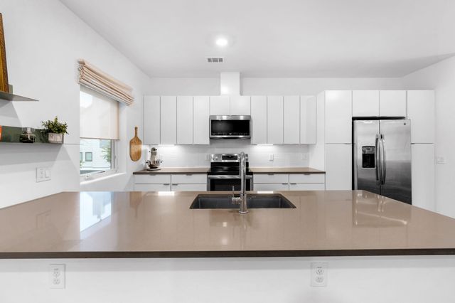 5924 S Congress Ave 112, Austin, TX 78745