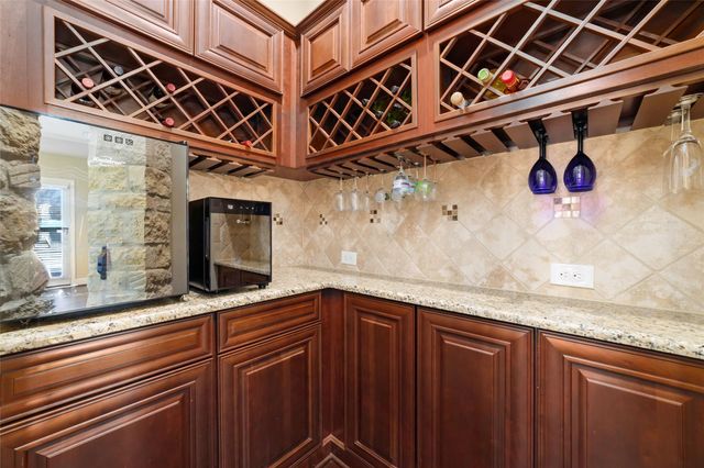 2402 Crossvine Drive, Katy, TX 77494