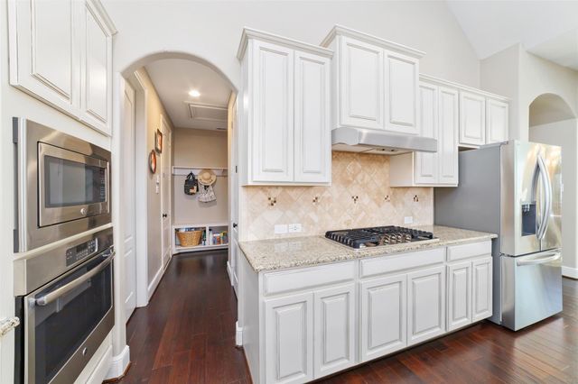 2402 Crossvine Drive, Katy, TX 77494