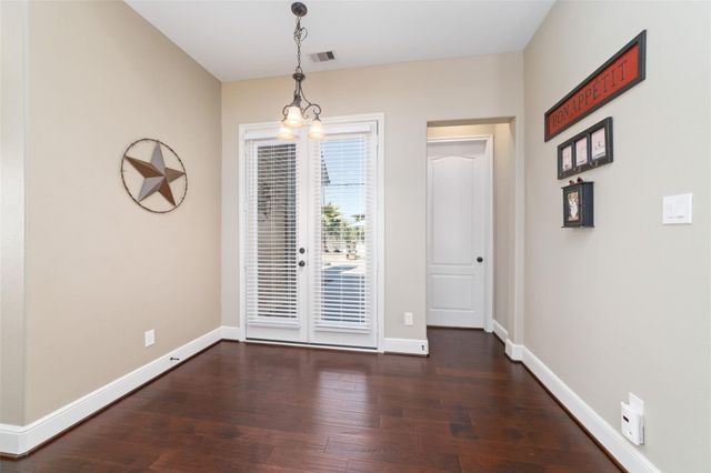 2402 Crossvine Drive, Katy, TX 77494