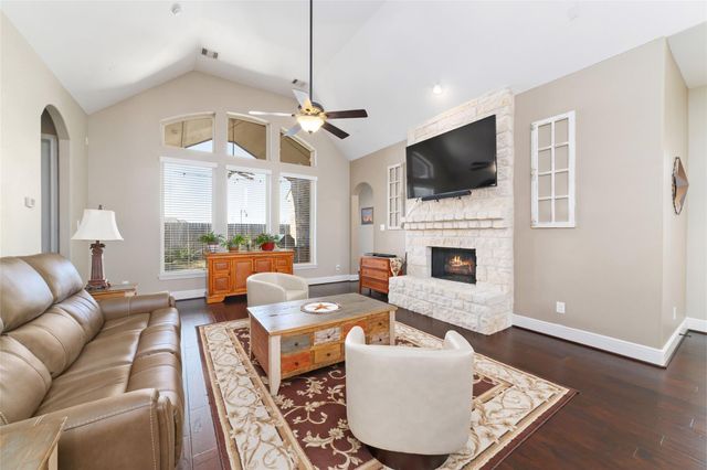 2402 Crossvine Drive, Katy, TX 77494