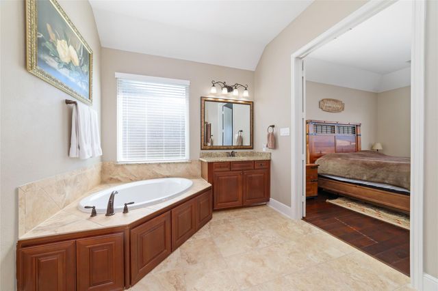 2402 Crossvine Drive, Katy, TX 77494