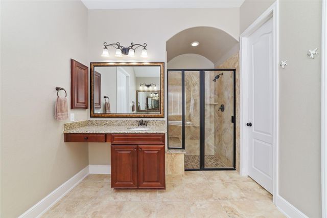 2402 Crossvine Drive, Katy, TX 77494