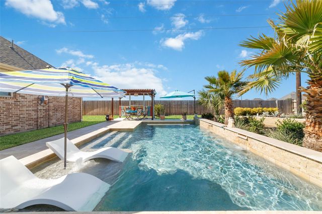 2402 Crossvine Drive, Katy, TX 77494