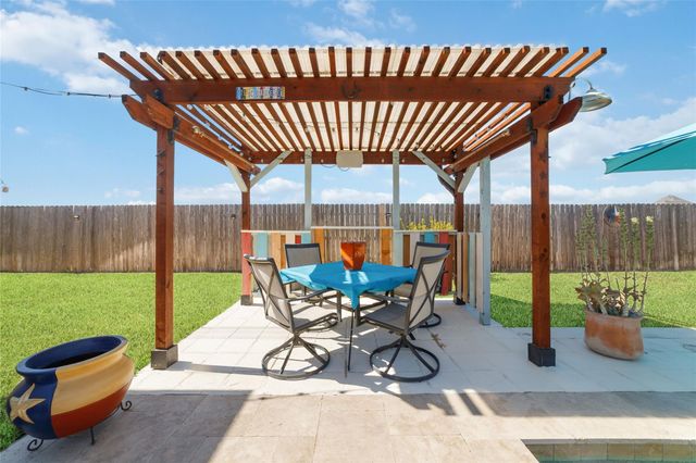 2402 Crossvine Drive, Katy, TX 77494