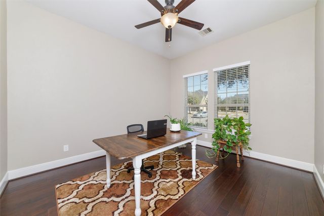 2402 Crossvine Drive, Katy, TX 77494