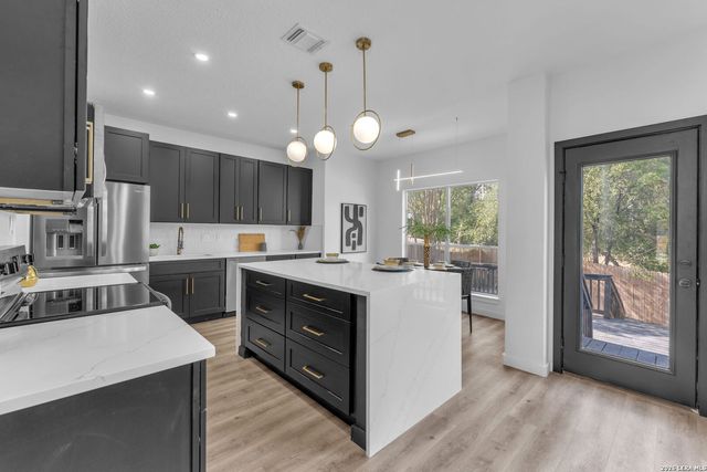 13355 Tusayan, Universal City, TX 78148