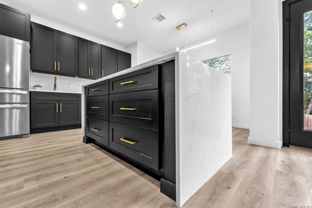 13355 Tusayan, Universal City, TX 78148