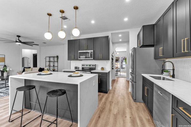 13355 Tusayan, Universal City, TX 78148