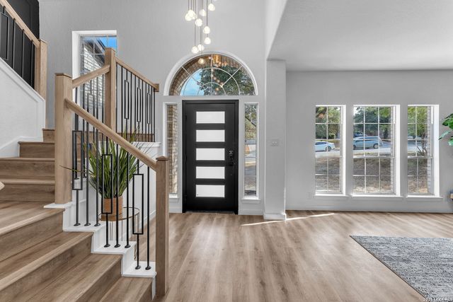 13355 Tusayan, Universal City, TX 78148