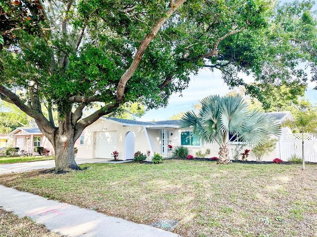 2225 NELLIE STREET, Largo, FL 33774