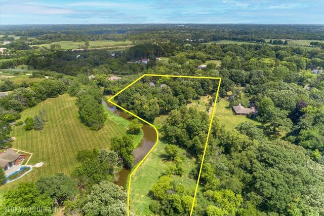 166 N Buckley Road, Barrington Hills, IL 60010