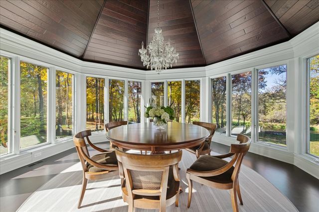 166 N Buckley Road, Barrington Hills, IL 60010