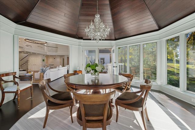 166 N Buckley Road, Barrington Hills, IL 60010