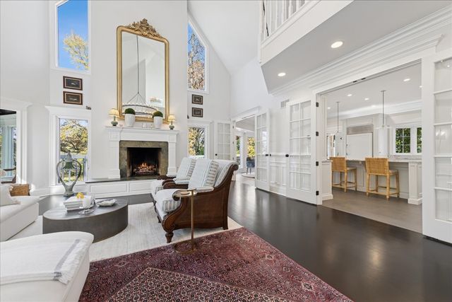 166 N Buckley Road, Barrington Hills, IL 60010