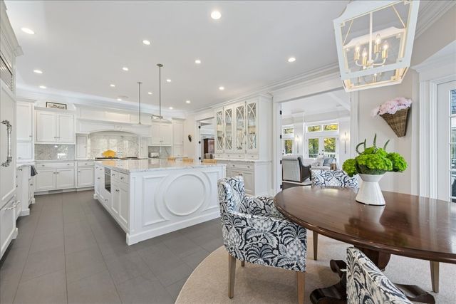 166 N Buckley Road, Barrington Hills, IL 60010