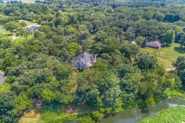 166 N Buckley Road, Barrington Hills, IL 60010