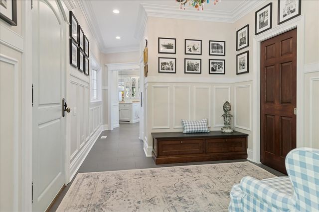 166 N Buckley Road, Barrington Hills, IL 60010