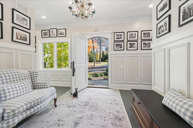 166 N Buckley Road, Barrington Hills, IL 60010