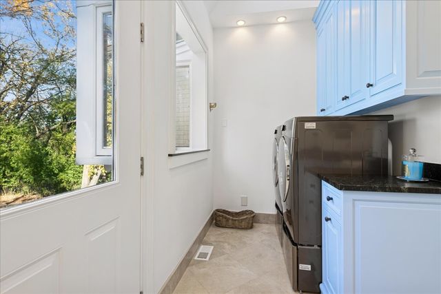 166 N Buckley Road, Barrington Hills, IL 60010