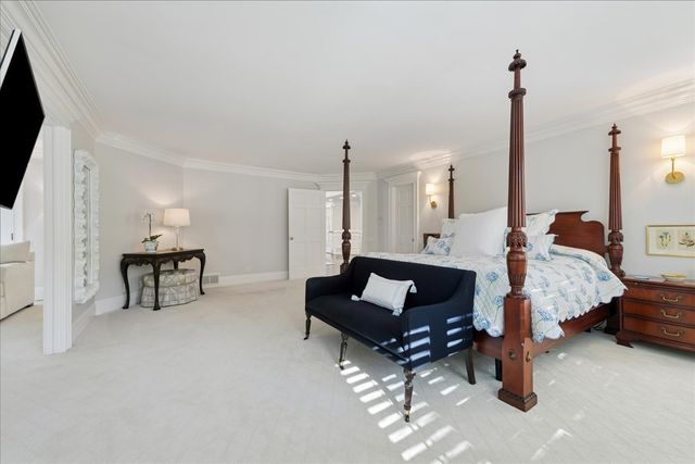 166 N Buckley Road, Barrington Hills, IL 60010