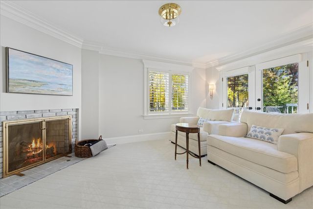 166 N Buckley Road, Barrington Hills, IL 60010