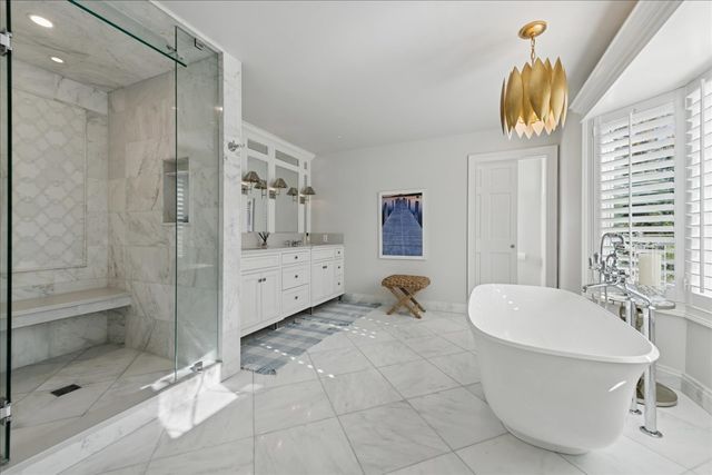 166 N Buckley Road, Barrington Hills, IL 60010