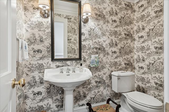 166 N Buckley Road, Barrington Hills, IL 60010