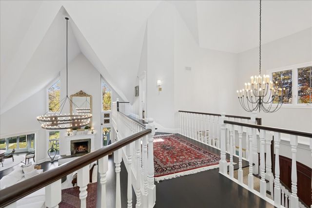 166 N Buckley Road, Barrington Hills, IL 60010