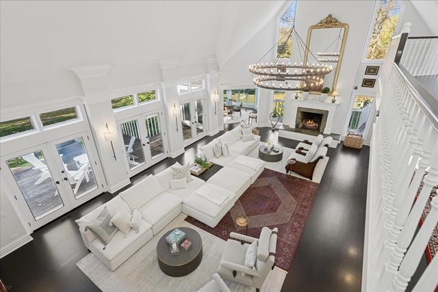 166 N Buckley Road, Barrington Hills, IL 60010