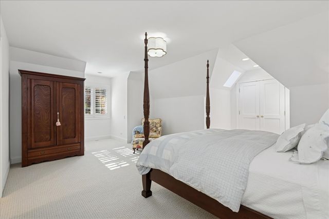 166 N Buckley Road, Barrington Hills, IL 60010