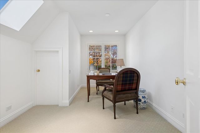 166 N Buckley Road, Barrington Hills, IL 60010