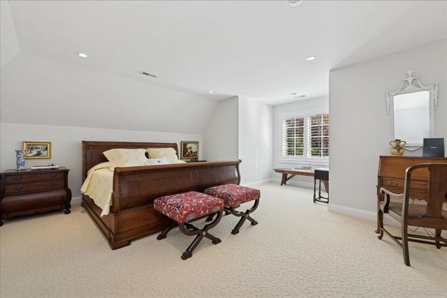 166 N Buckley Road, Barrington Hills, IL 60010