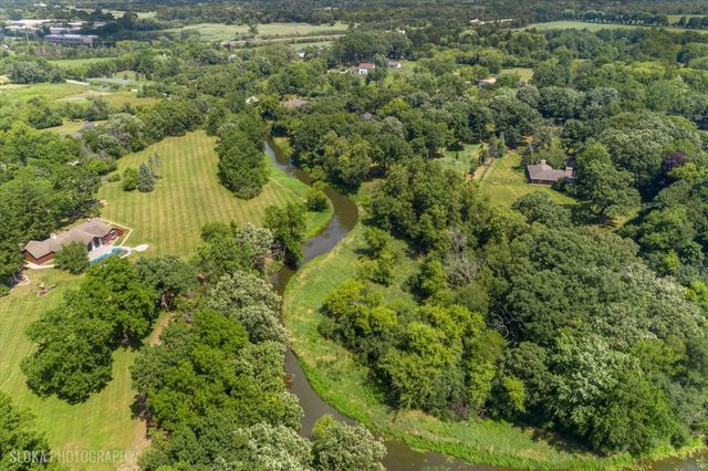 166 N Buckley Road, Barrington Hills, IL 60010