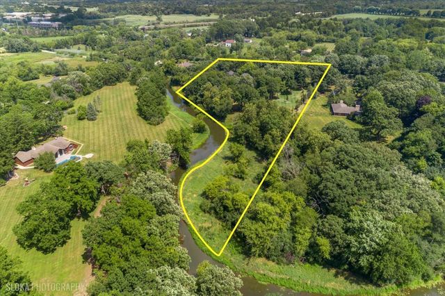 166 N Buckley Road, Barrington Hills, IL 60010