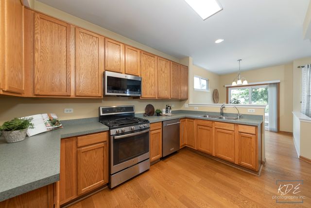 3021 Roxbury Court, Joliet, IL 60435
