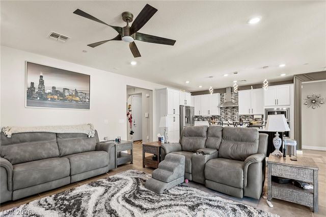 10934 Delparke Valley Avenue, Las Vegas, NV 89166