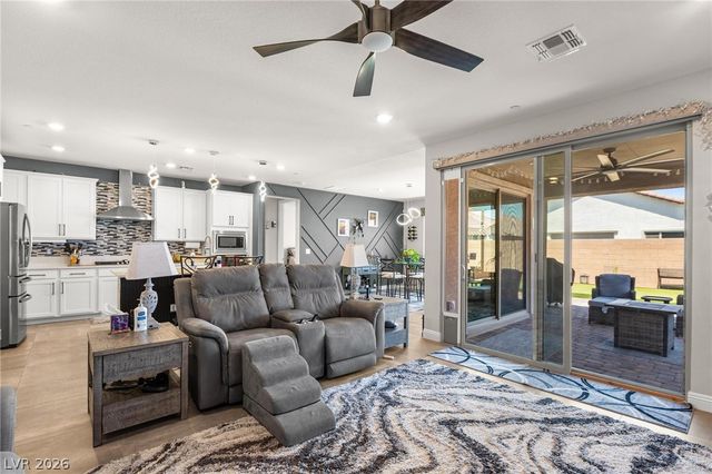 10934 Delparke Valley Avenue, Las Vegas, NV 89166