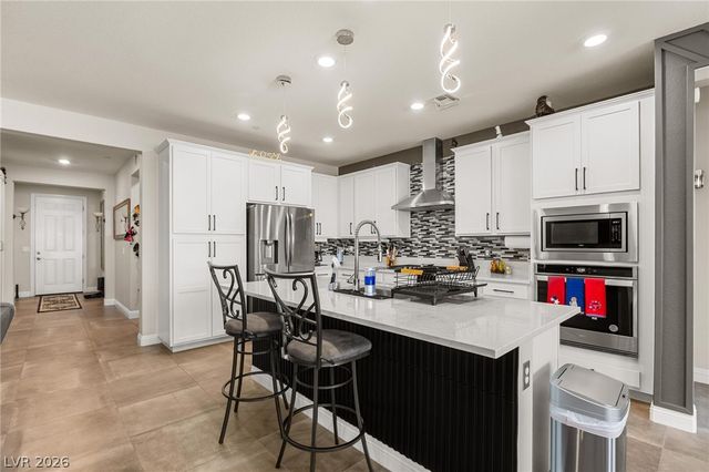 10934 Delparke Valley Avenue, Las Vegas, NV 89166