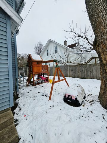 3232 Ezra Avenue, Zion, IL 60099