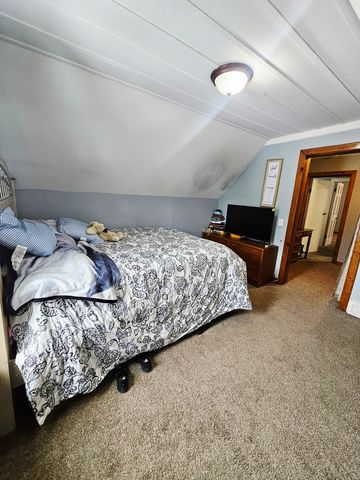 3232 Ezra Avenue, Zion, IL 60099